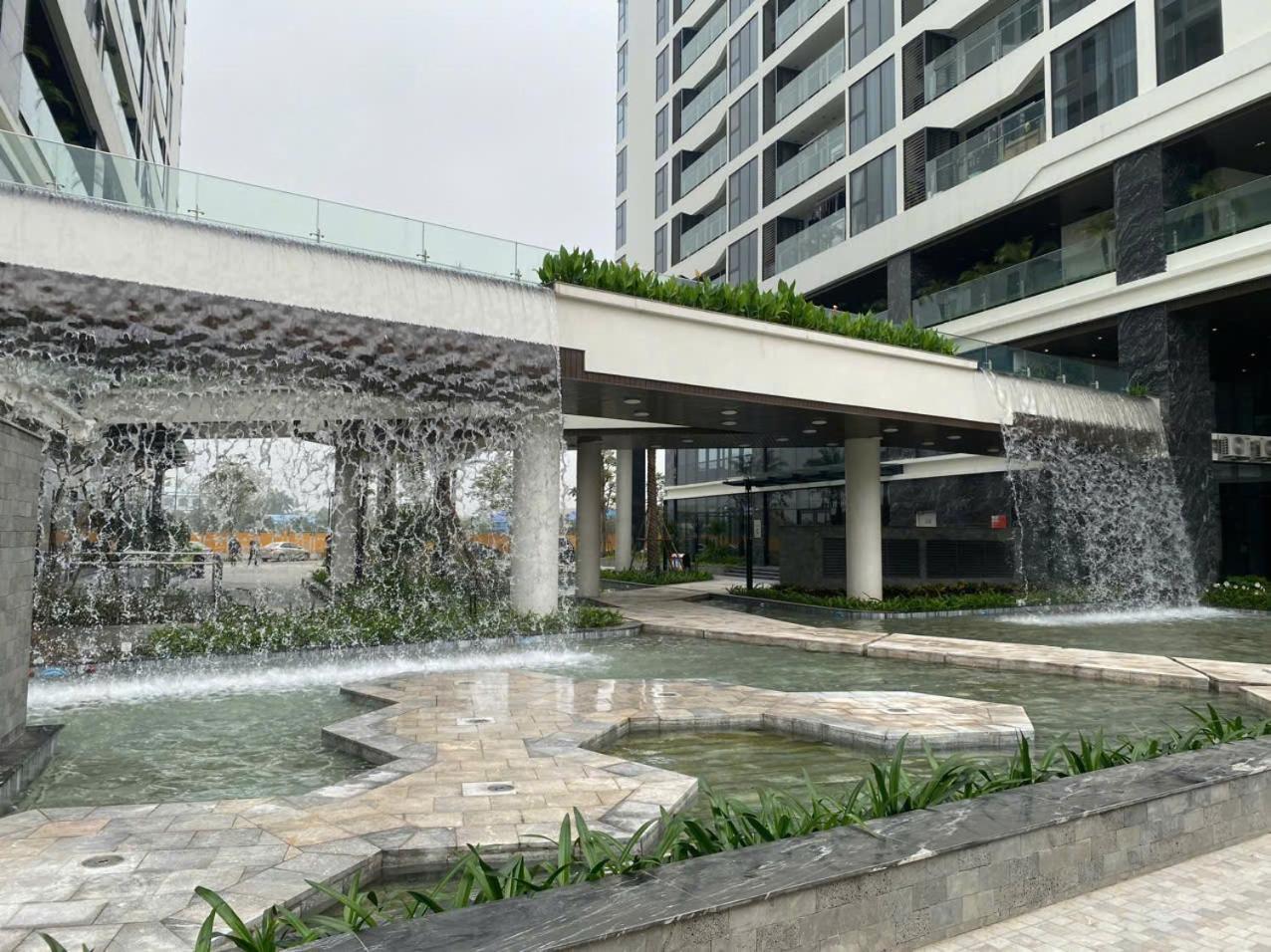 2 Ngu Toa B Iconic Long Bien Hà Nội